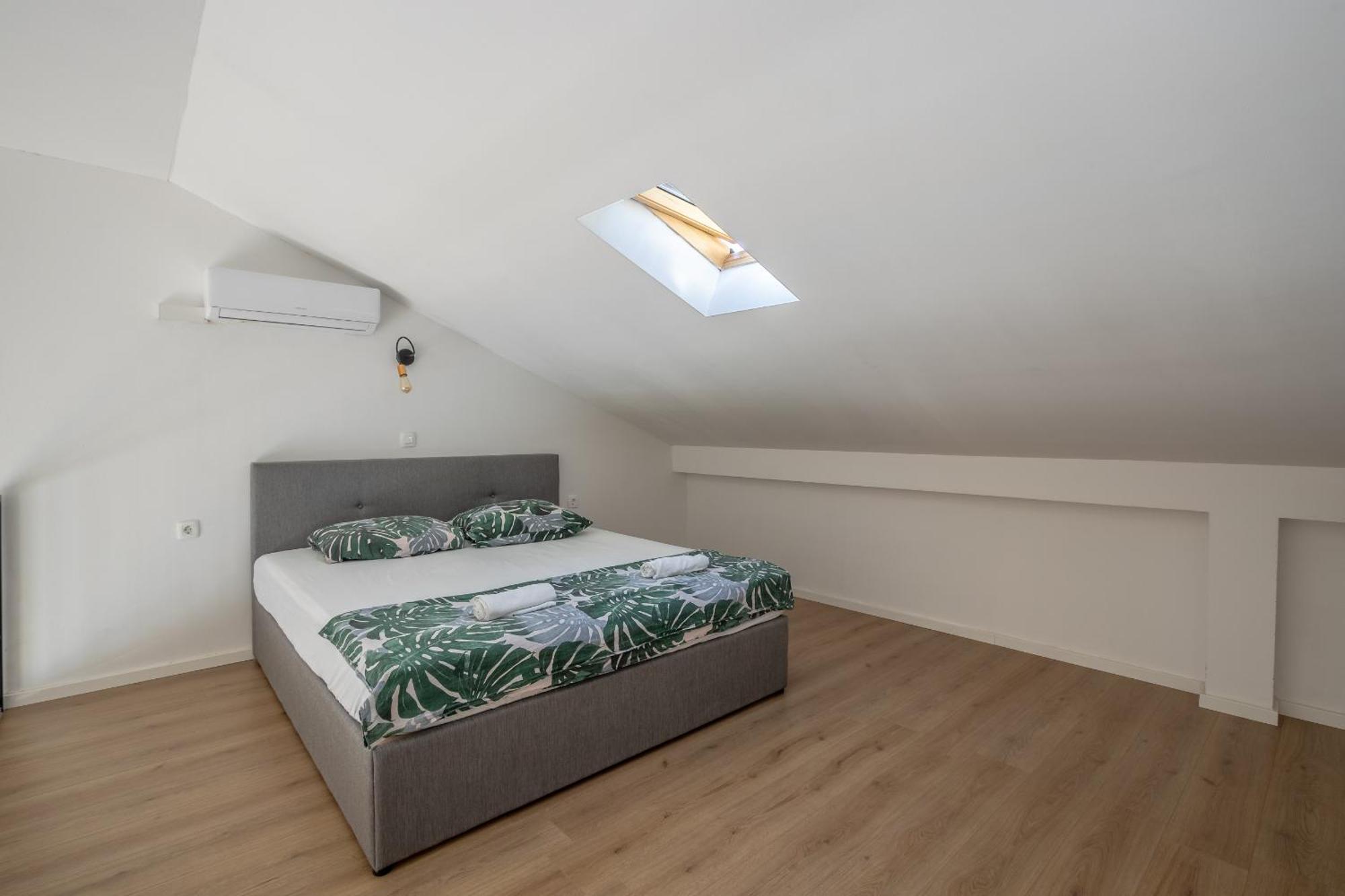 Ferienwohnung Apartman Rojo Omiš Exterior foto