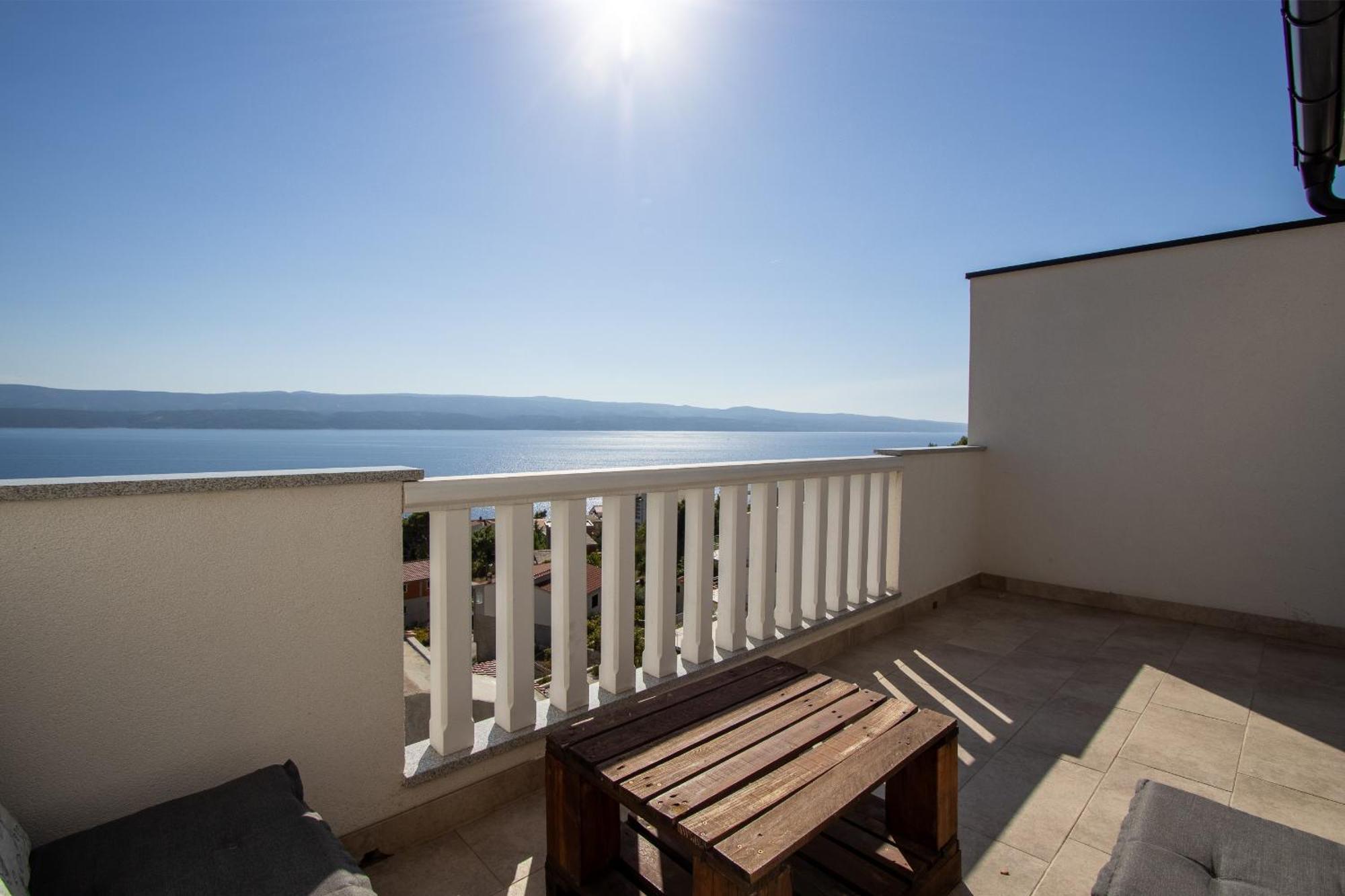 Ferienwohnung Apartman Rojo Omiš Exterior foto