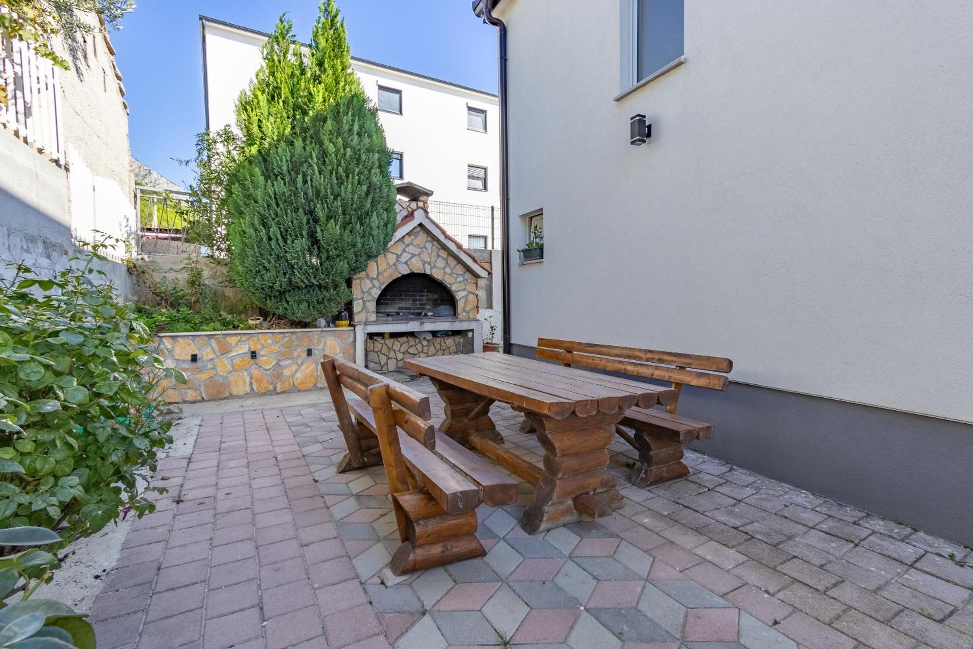 Ferienwohnung Apartman Rojo Omiš Exterior foto